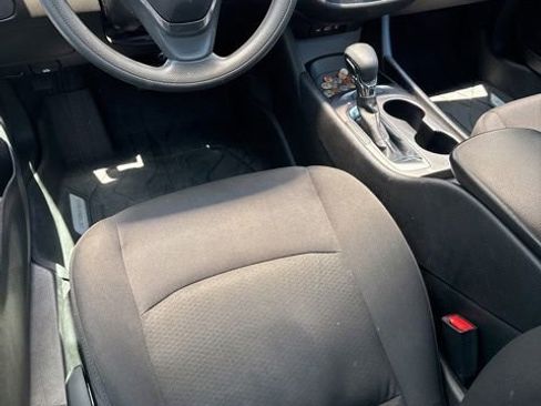 Used 2021 Chevrolet Malibu LS FWD image 7