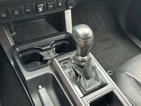 Used 2021 Toyota Tacoma TRD Sport image 25