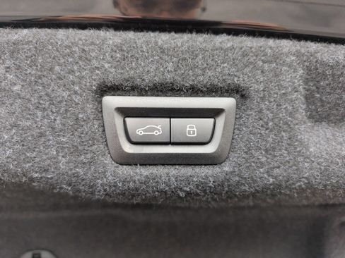 Used 2026 BMW M5 w/ Executive Package image 37