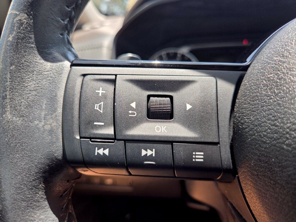 Used 2023 Nissan Rogue SL AWD/4WD image 13