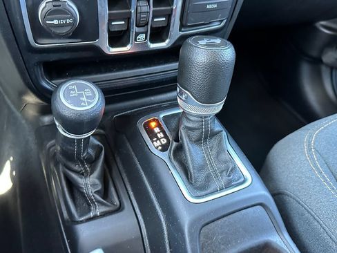 Used 2024 Jeep Wrangler Unlimited Sahara AWD/4WD image 30
