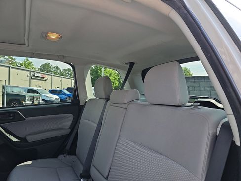 Used 2018 Subaru Forester 2.5i Premium AWD/4WD image 14