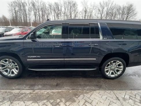 Used 2020 GMC Yukon XL SLT w/ Premium Edition image 5