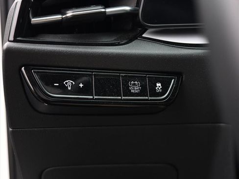 Used 2024 Kia Niro EX Touring image 18