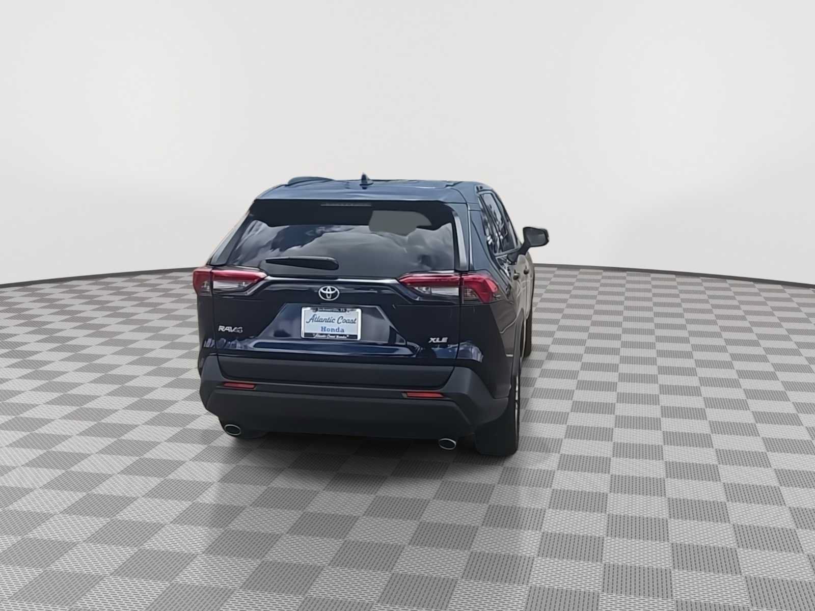 Used 2021 Toyota RAV4 XLE Premium FWD image 8