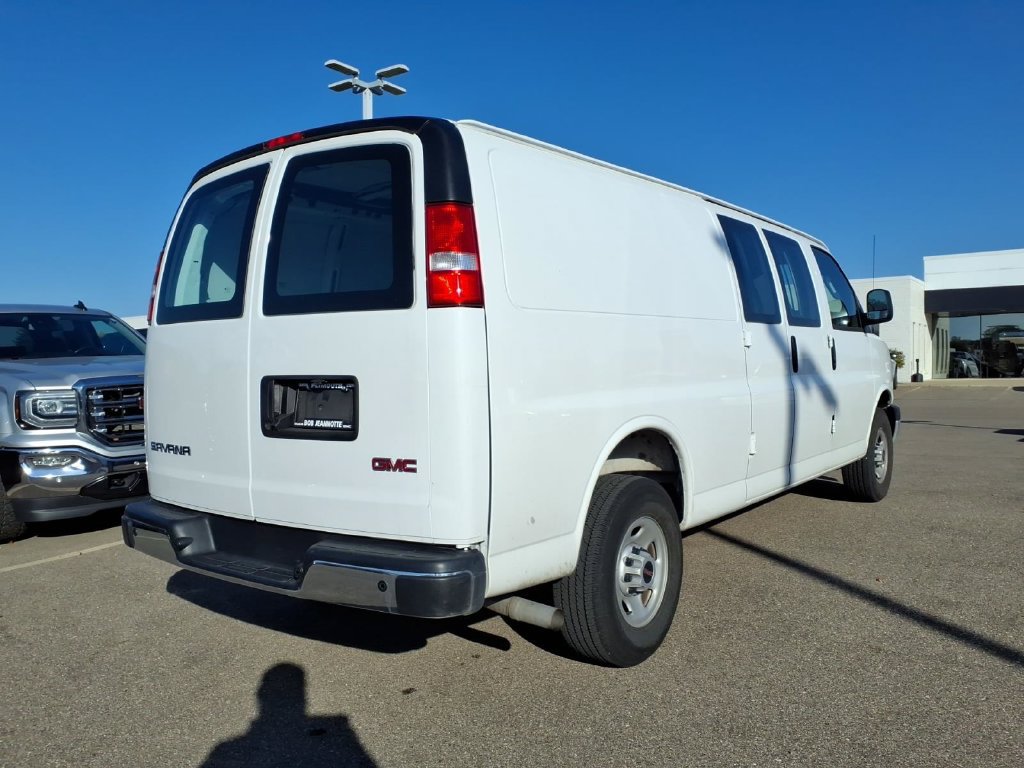 Used 2025 GMC Savana 2500 Extended w/ Driver Convenience Package RWD image 4