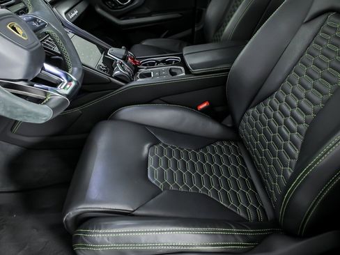 Used 2022 Lamborghini Urus AWD/4WD image 22