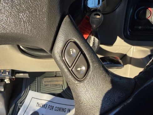 Used 2005 GMC Sierra 1500 SLT w/ Light Duty Power Package image 34