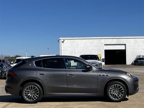 Used 2024 Maserati Grecale GT image 3