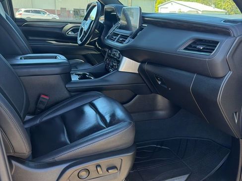 Used 2024 Chevrolet Suburban Z71 w/ Luxury Package AWD/4WD image 24