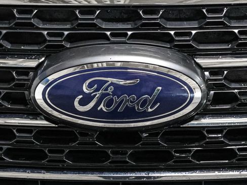 Certified 2023 Ford Explorer XLT w/ Equipment Group 202A image 13