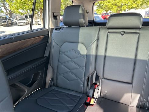 New 2026 Volkswagen Atlas SE FWD image 12