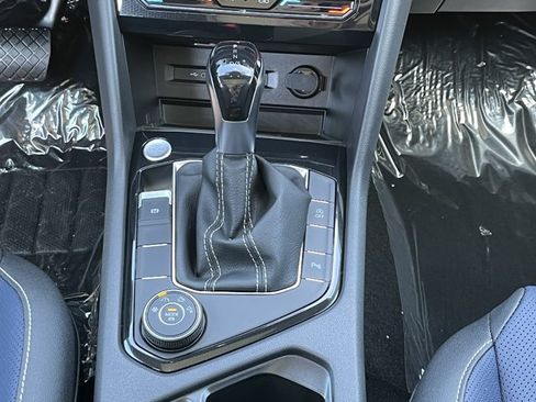 New 2026 Volkswagen Taos SEL AWD/4WD image 18