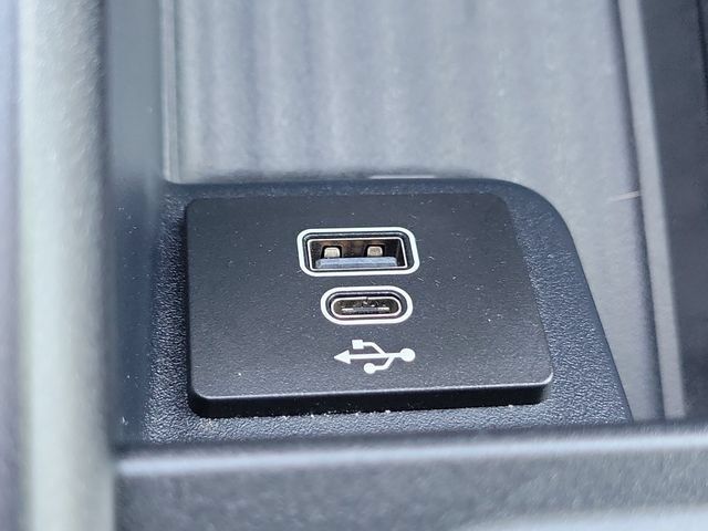 Certified 2025 Ford Expedition Active AWD/4WD image 17