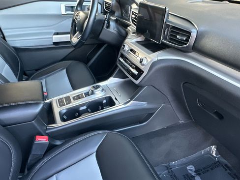 Certified 2022 Ford Explorer XLT w/ Equipment Group 202A image 18