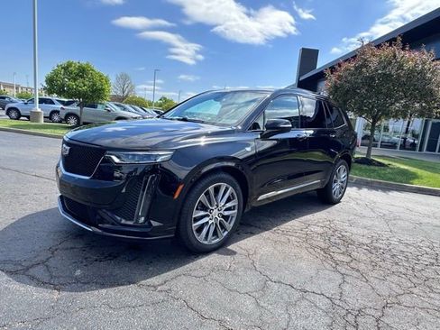 Used 2021 Cadillac XT6 Sport AWD/4WD image 3