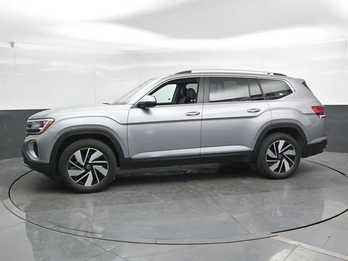 Used 2025 Volkswagen Atlas SEL AWD/4WD image 8