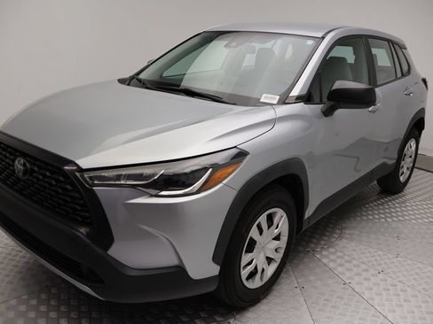 Certified 2022 Toyota Corolla Cross L FWD image 2