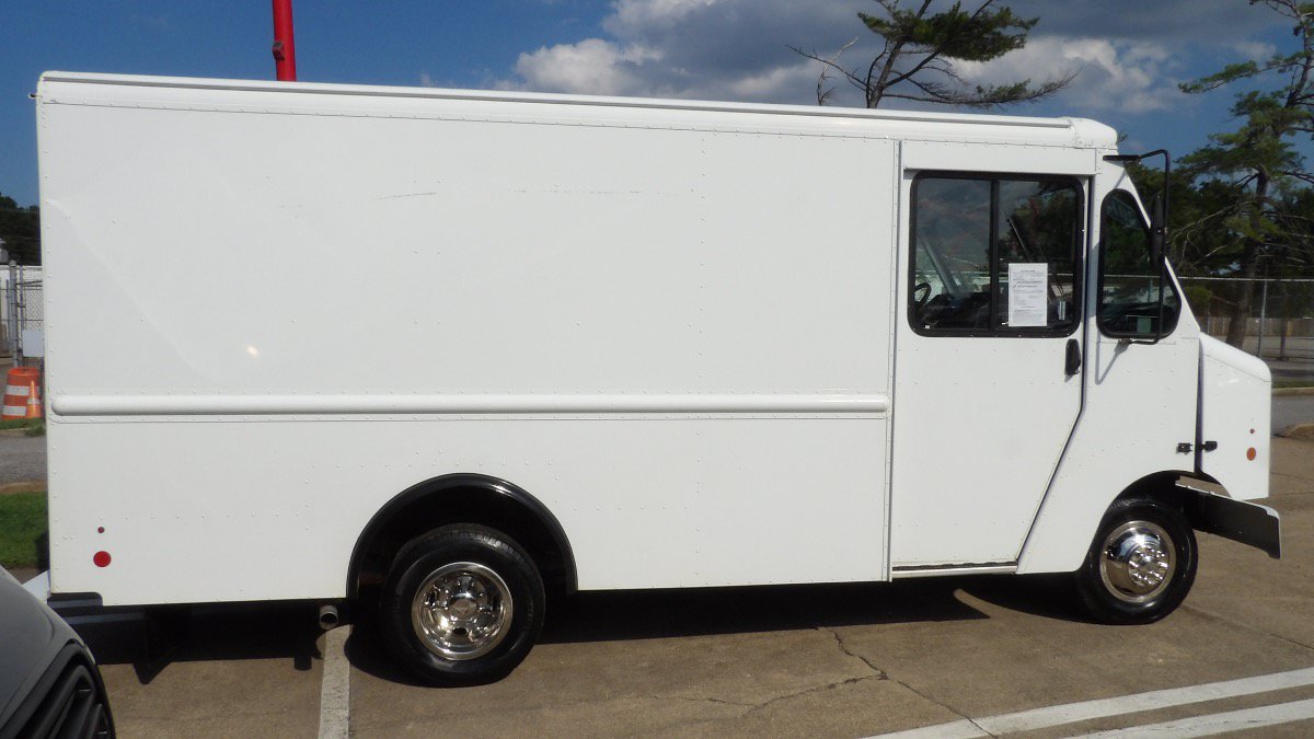 Used 2014 Ford E-350 and Econoline 350 Super Duty w/ A/C Prep Package RWD image 2