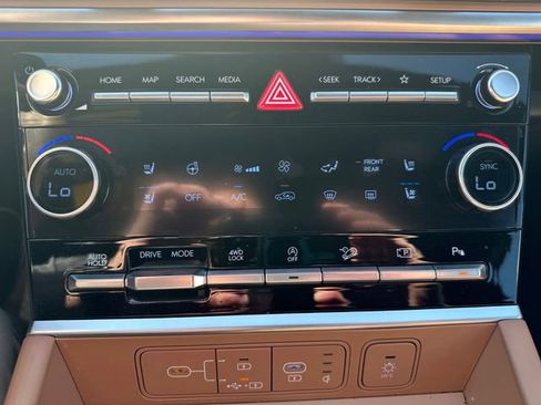 Certified 2025 Hyundai Santa Fe Limited AWD/4WD image 16