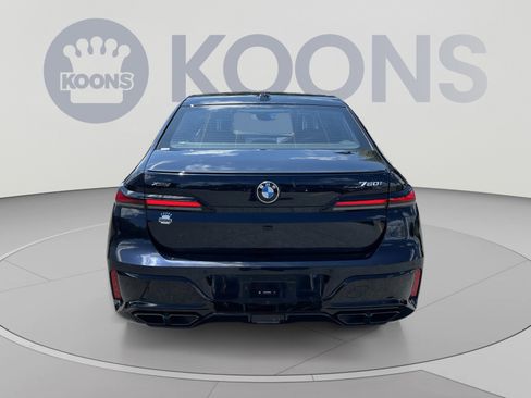 Used 2024 BMW 760i xDrive w/ Premium Package 2 AWD/4WD image 5