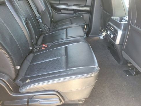 Used 2020 Ford Expedition XLT w/ Equipment Group 202A AWD/4WD image 25