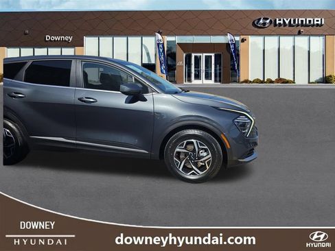 Used 2025 Kia Sportage LX FWD image 7