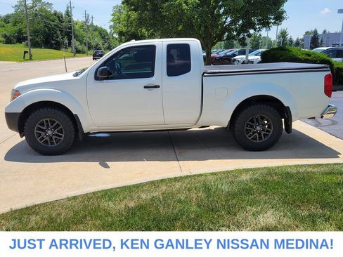 Used 2018 Nissan Frontier SV w/ Value Truck Package AWD/4WD image 7