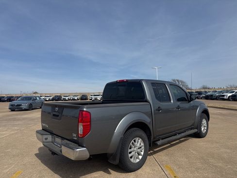 Used 2017 Nissan Frontier SV image 25
