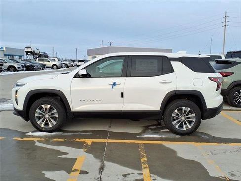 New 2026 Chevrolet Equinox LT AWD/4WD image 2
