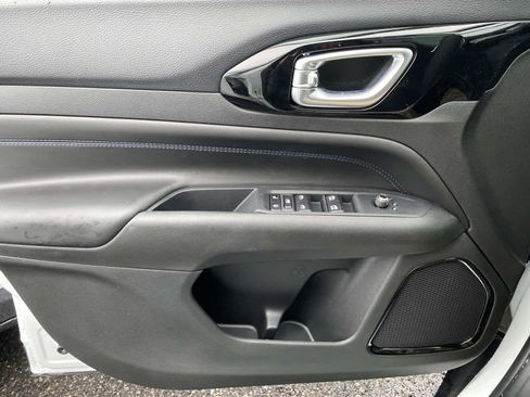 New 2026 Jeep Compass Limited image 16