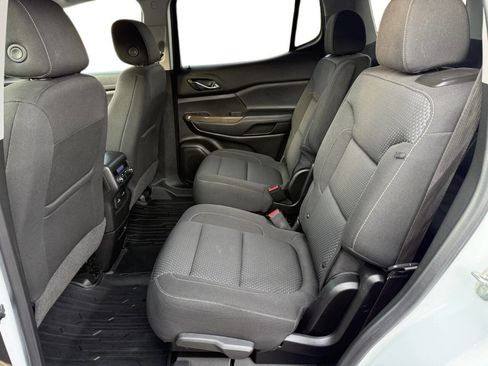 Used 2022 GMC Acadia SLE w/ Driver Convenience Package image 9