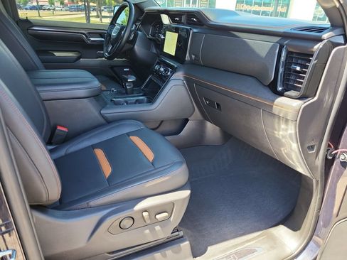 Used 2024 GMC Sierra 1500 AT4 w/ Technology Package AWD/4WD image 20