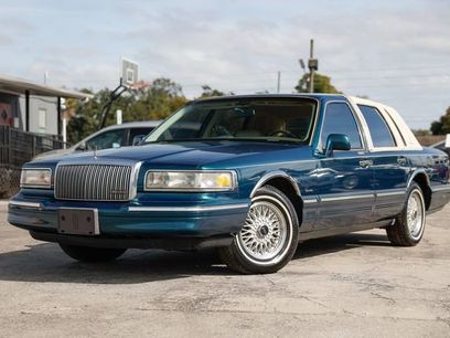 Used 1997 Lincoln Town Car Signature