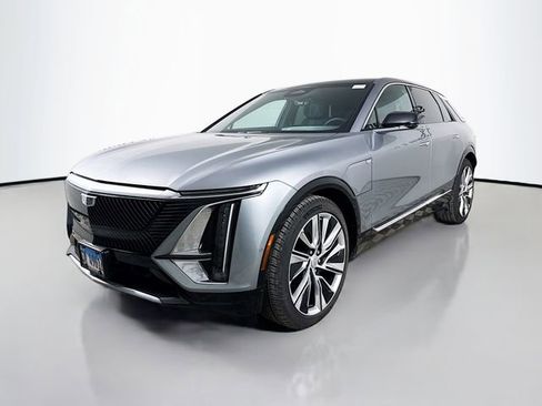 Used 2025 Cadillac Lyriq Luxury image 3