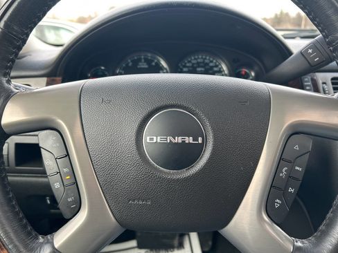 Used 2014 GMC Yukon XL Denali image 22