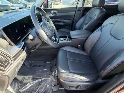 Certified 2025 Kia Sorento S w/ Panoramic Sunroof Package FWD image 15