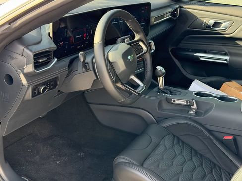 Used 2025 Ford Mustang GT Premium w/ GT Performance Package RWD image 9
