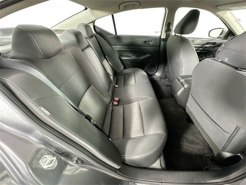 Used 2024 Nissan Altima 2.5 SV image 22