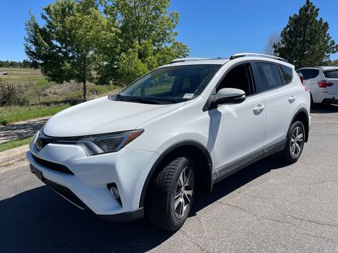 Used 2018 Toyota RAV4 XLE w/ Plus Extra Value Package AWD/4WD image 2