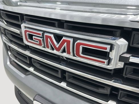 Used 2025 GMC Acadia Elevation w/ Elevation Premium Package image 29