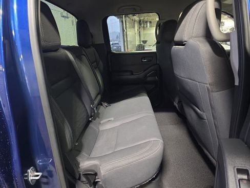 Used 2023 Nissan Frontier SV w/ Technology Package image 12