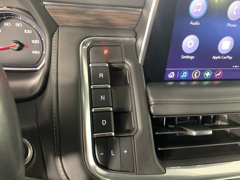 Used 2021 Chevrolet Suburban LT RWD image 24