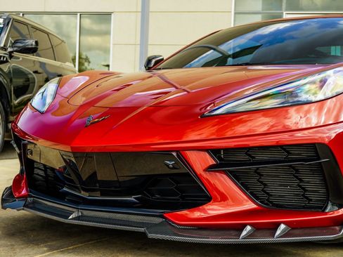 Used 2024 Chevrolet Corvette Stingray Preferred Cpe w/ Battery Protection Package RWD image 2