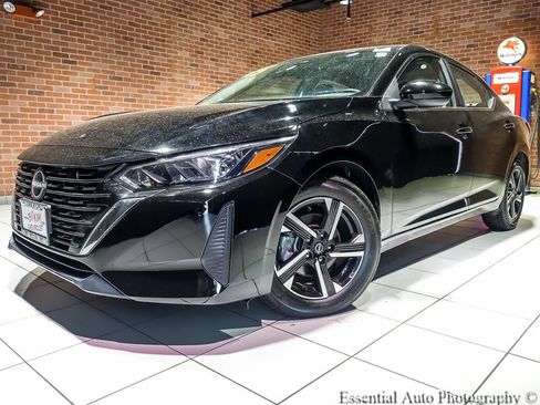 Used 2025 Nissan Sentra SV FWD image 2