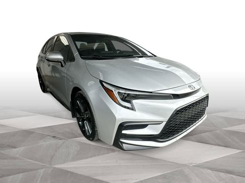 Used 2024 Toyota Corolla SE FWD image 2