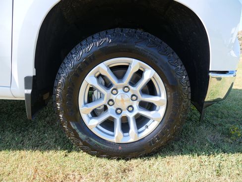 New 2025 Chevrolet Silverado 1500 LT w/ Z71 Off-Road Package image 11