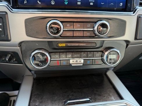 Used 2022 Ford F250 Lariat w/ Chrome Package image 19