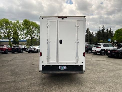 Used 2021 GMC Savana 3500 w/ Driver Convenience Package RWD image 6