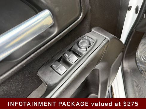 Used 2022 Chevrolet Silverado 2500 Custom w/ Custom Convenience Package AWD/4WD image 8